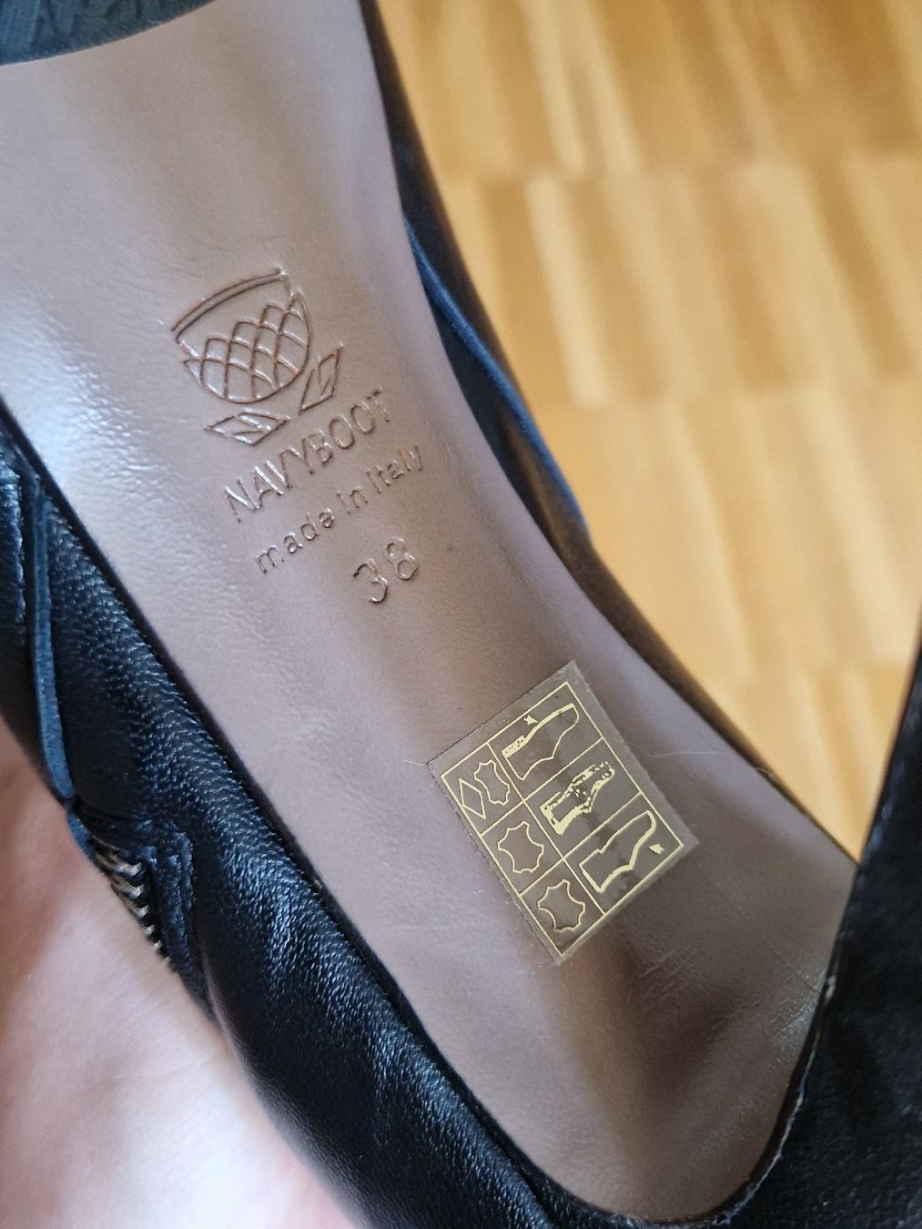 Navyboot Damenschuhe: Schwarze Lederstiefel Navyboot – Gebraucht aus Möhlin von len_28jr 4