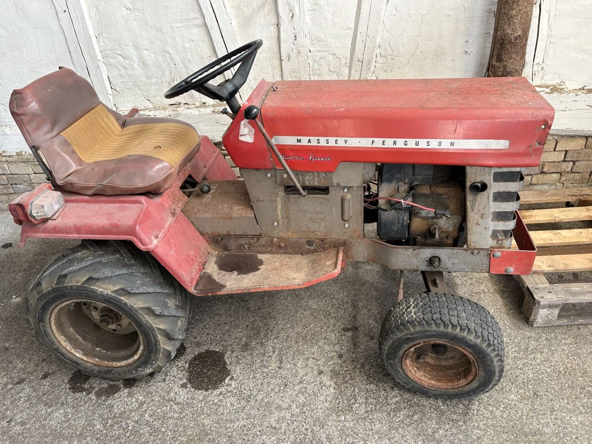 Tondeuses à gazon: MF 14 Rasenmäher Traktor Projekt  – D'occasion à Oberwil (Dägerlen) par 1997