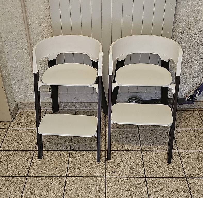 Chaises hautes: Stokke Tripp Trapp Steps Versand Ok – D'occasion à Nottwil par BieneMaya11