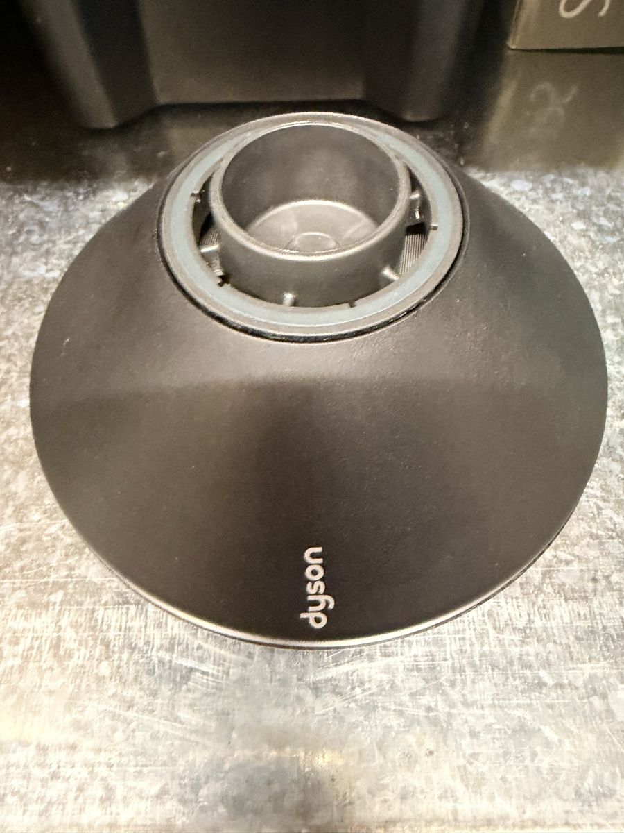 Dyson Asciugacapelli: Dyson Diffuser Attachment - Hair Styling Essential Tool – Nuovo (secondo la descrizione) da Corsier GE venduto da Arca_ReLife