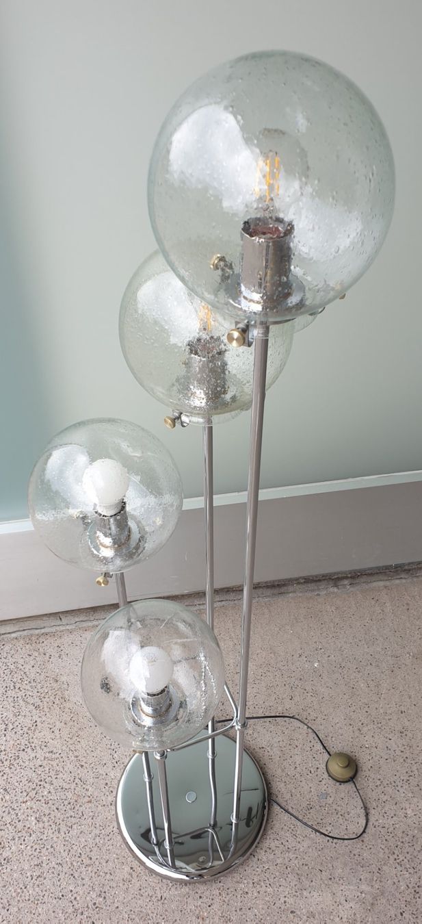 Lampes: Mid Century Stehlampe mit Glaskugeln – D'occasion à Emmen par Brockofsky 1