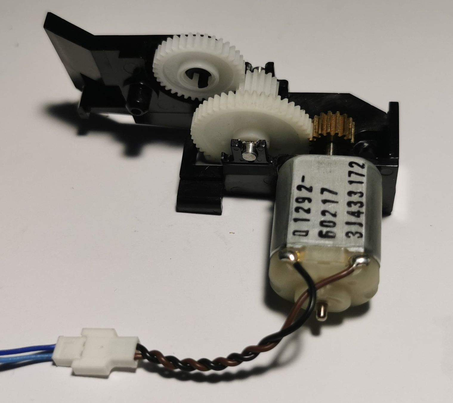 Motori: 12 Volt Motor mit Getriebe – Usato da Oberwangen b. Bern venduto da Vittorio0 1