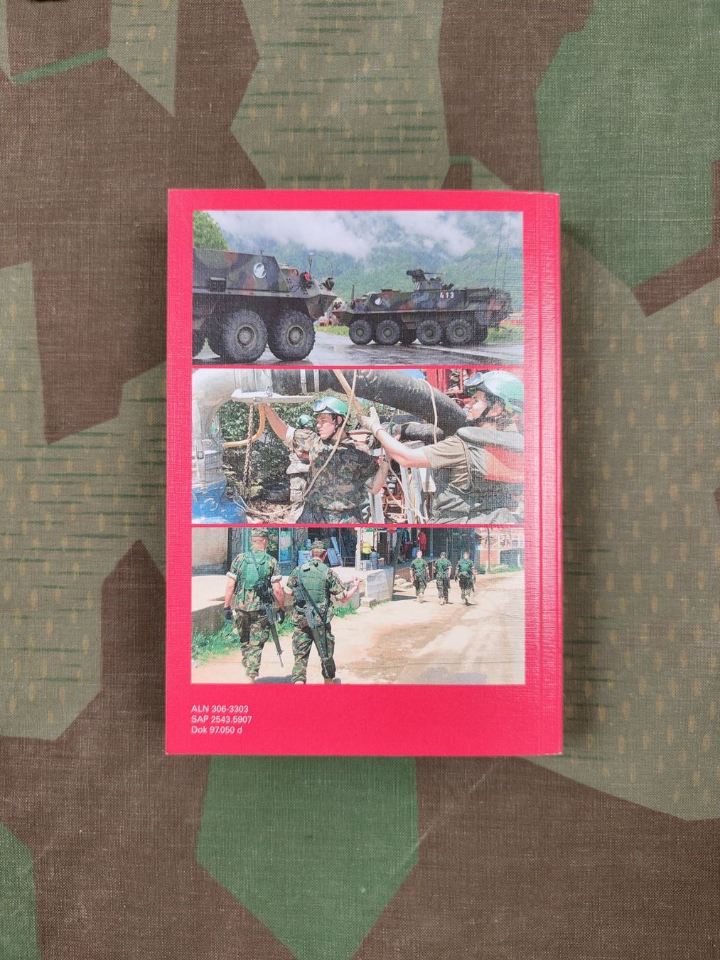 Armée suisse Uniformes: Schweizer Armee 2009 – D'occasion à Bauma par SwissMilitaria 1