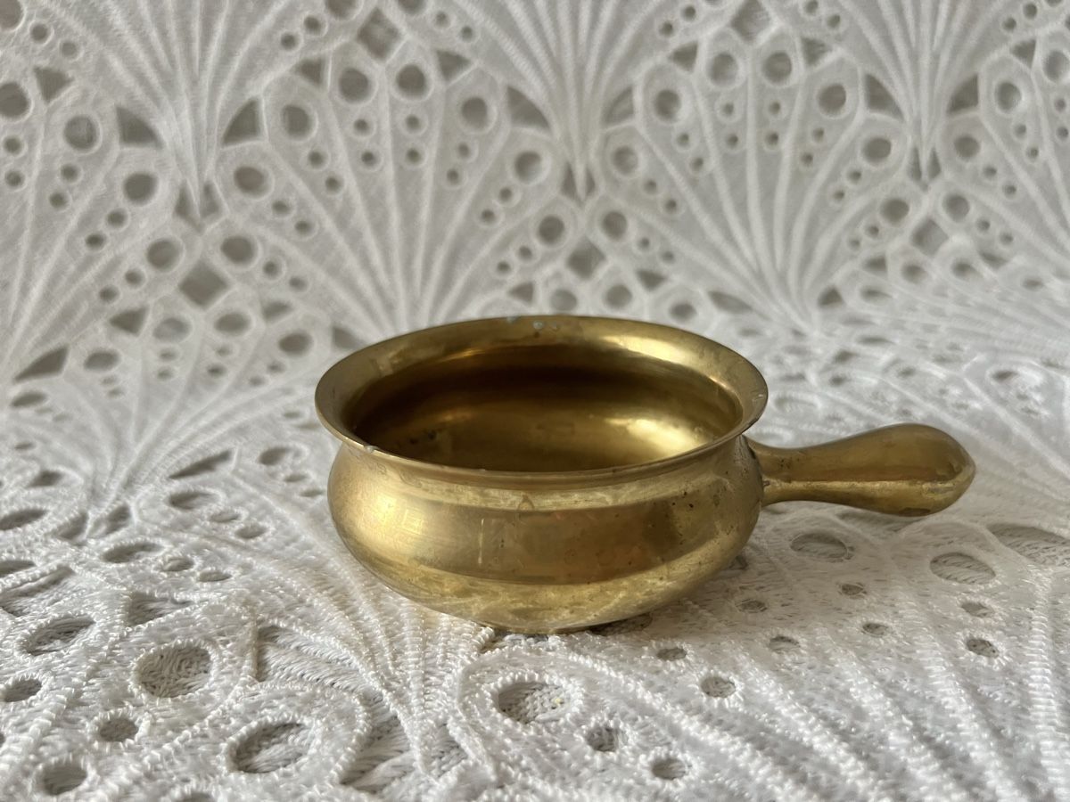 Portacenere: Vintage Messing Aschenbecher Mit Griff – Usato da Frenkendorf venduto da Only1 4