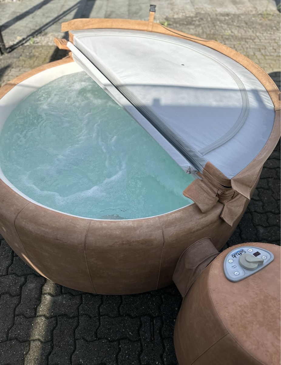 Softub Whirlpool: Softub Whirlpool Legend – Gebraucht aus Solothurn von