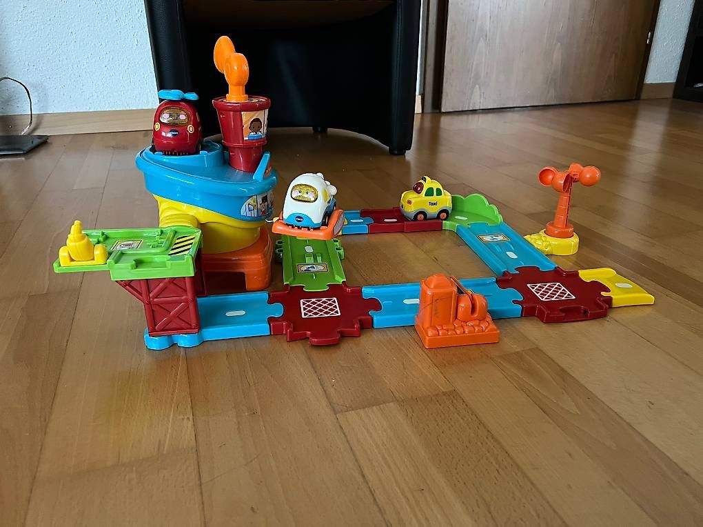 Spielzeuge: VTech Flughafen  – Gebraucht aus Matzingen von Fraenkiee0