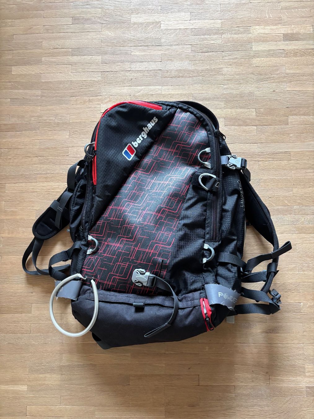 Berghaus Zaini: Berghaus Wander- und Skitourenrucksack – Usato da Bern venduto da Anis89