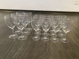 6 Rotwein und 12 Weissweingläser