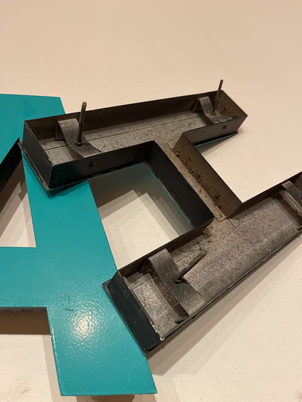 Toutes les décorations: Alublech-Buchstabe H – D'occasion à Thalwil par alfons03 5