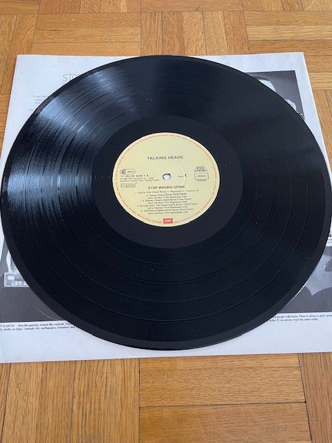 Dischi in vinile: Talking Heads 1984 Stopmaking (LP +inner + booklet) – Usato da Territet venduto da Yvanz 1