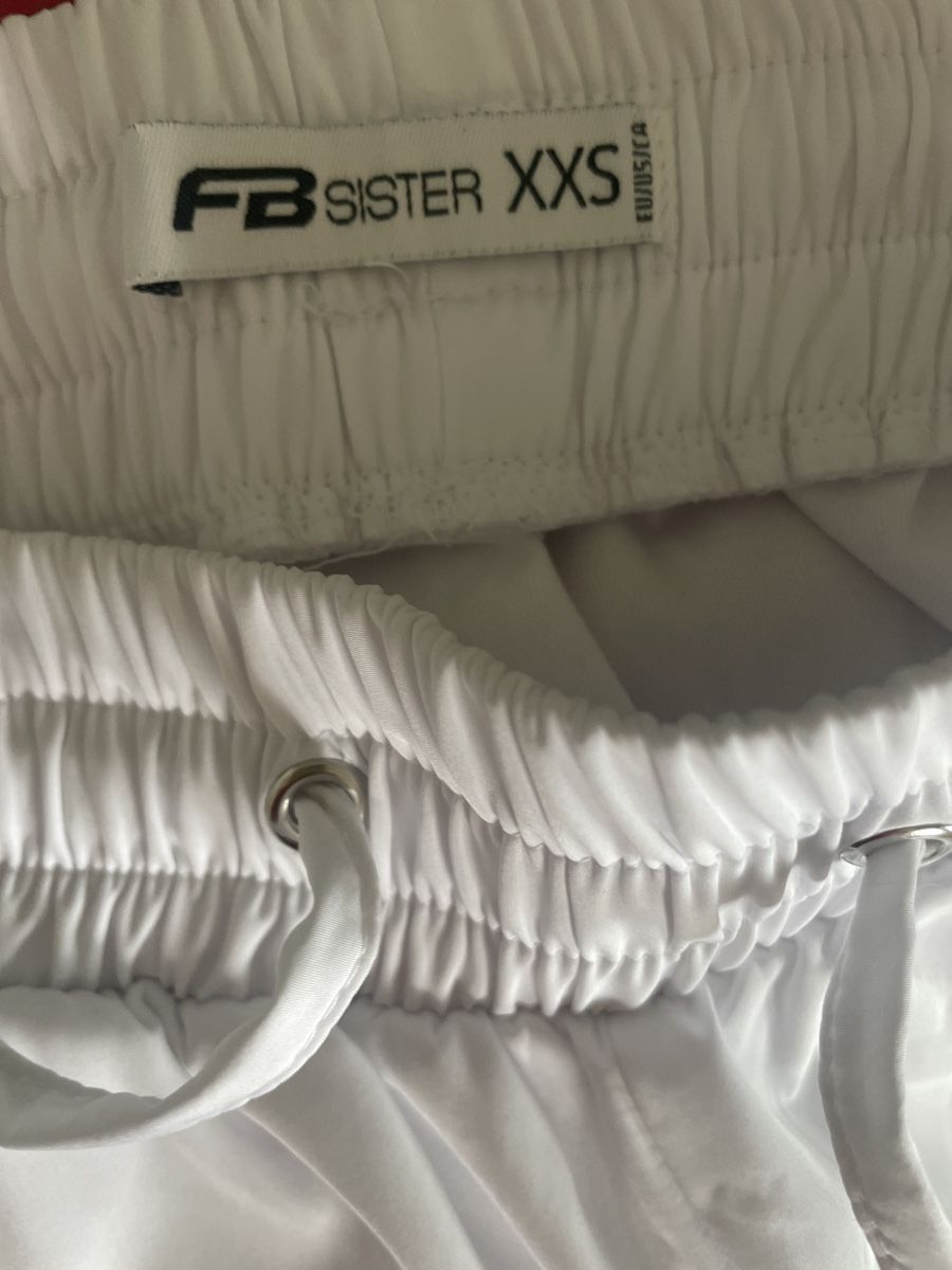 Pantaloni: Weisse Cargohose FB Sister Grösse XXS – Usato da Winterthur venduto da Lili3435 3