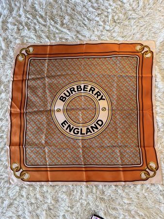 Burberry silk scarf, classic design 90cm