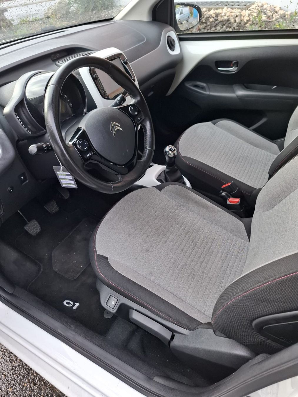 Citroën Automobili: Citroen C1 VTi 72 STT – Usato da Hinwil venduto da anna_pkw2 3