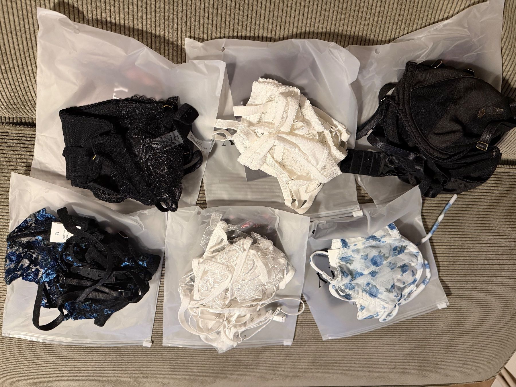 Altra biancheria intima: Luvinity Berlin Dessous Set 6-teilig Grösse M neu – Nuovo e nell'imballaggio originale da Künten venduto da Manu232 1