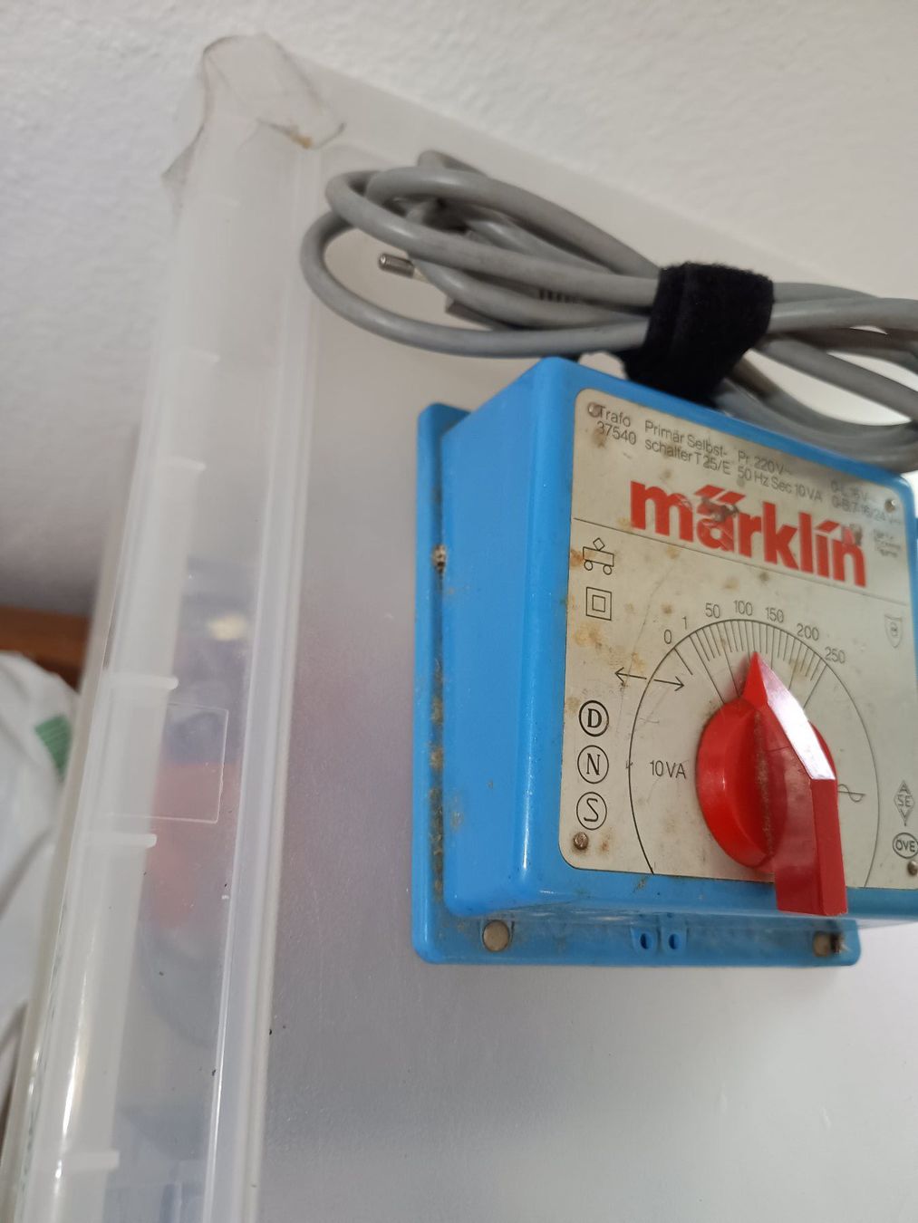 Märklin Modellini di ferrovie: Märklin 37540 Transformator 220V / 10VA - gebraucht – Usato da Döttingen venduto da Schlei 2