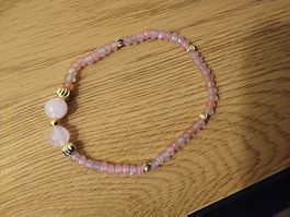 Bracelet rose, perles et quartz rose et plaquées or 14k💕