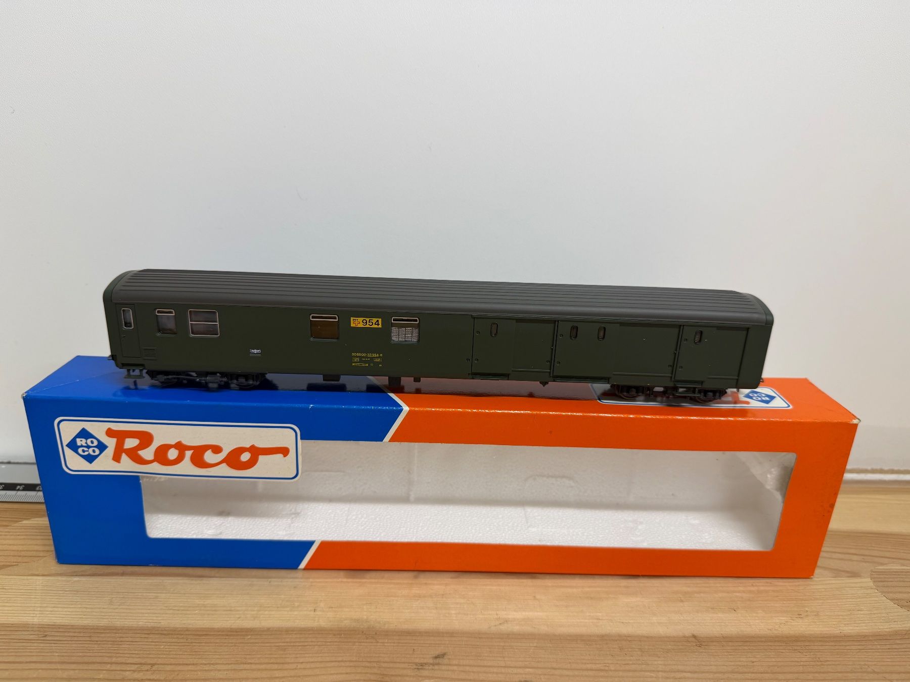 Roco Modellini di ferrovie: Spur H0 Roco 44438 SBB Postwagen DC – Usato da Büsserach venduto da ModellbahnDepot