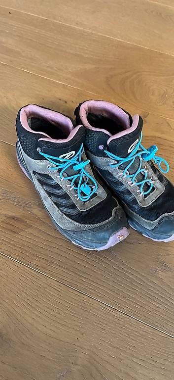 Chaussures garçon: Wanderschuhe Kinder Gr. 37 – D'occasion à Kriens par B02005 1