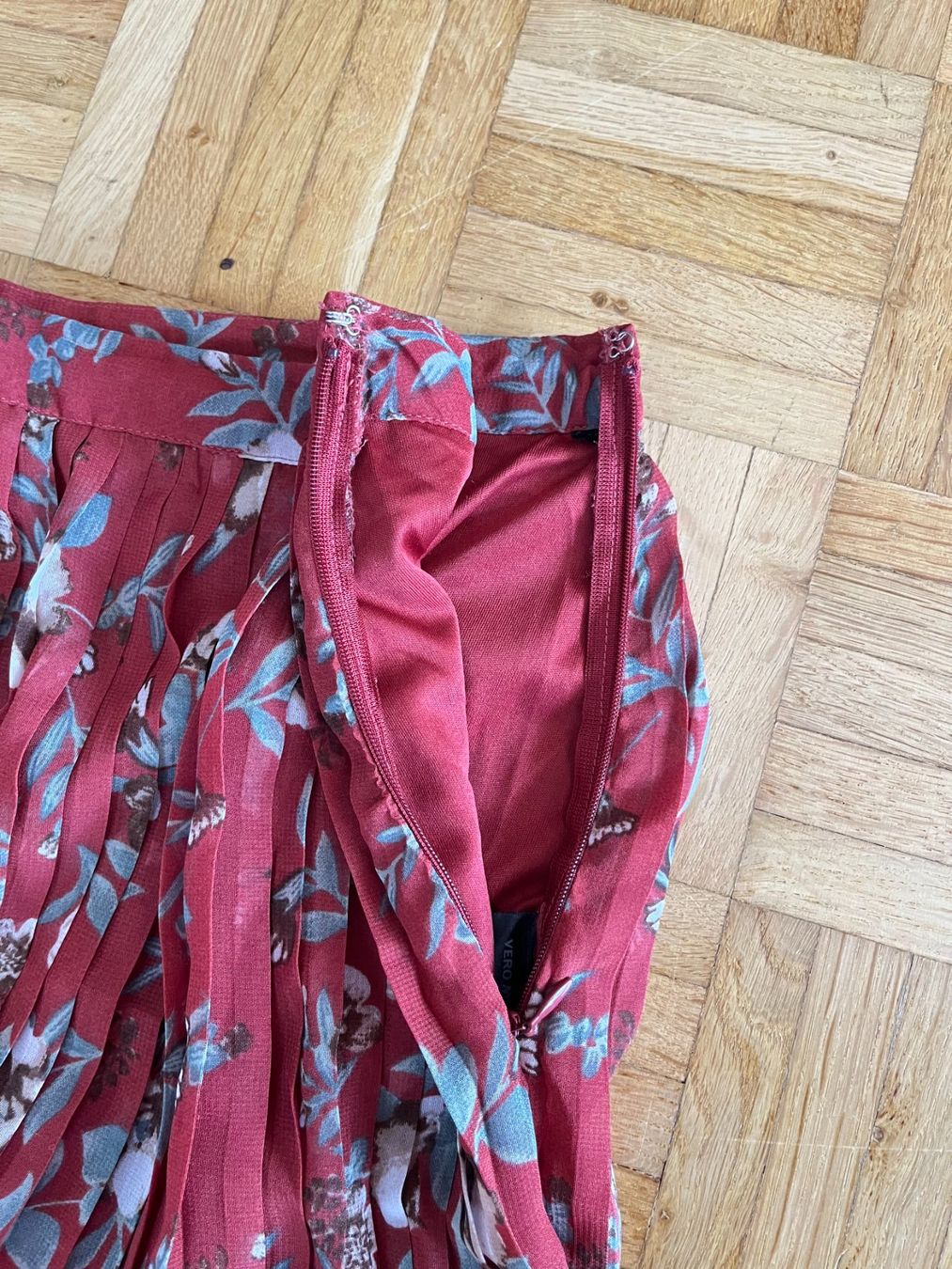 Vero Moda Gonne: Plissierter Blumenrock von Vero Moda – Usato da Horw venduto da mira_6p85 3