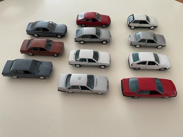 Gama Modellini d'auto: lot voitures GAMA – Usato da Ursy venduto da DK8 3