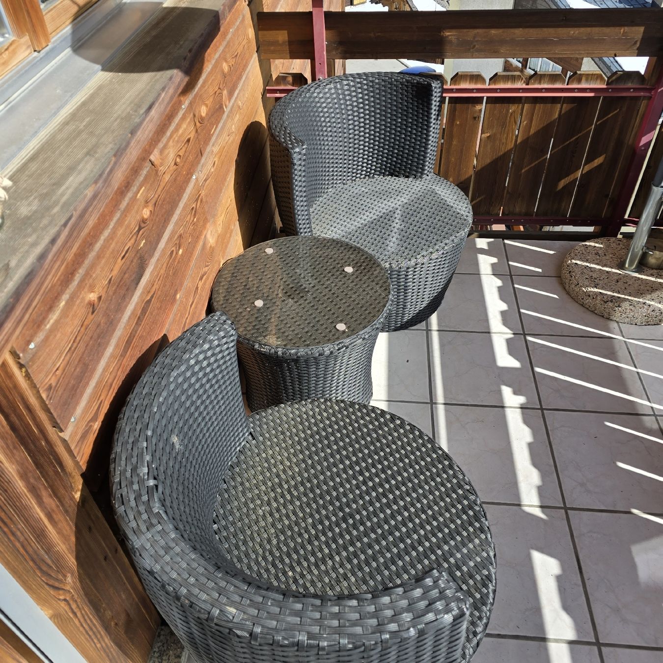 Set di tavolo e panche: Balkonset - Lounge in Rattanoptik – Usato da Ferden venduto da Wunderfitz