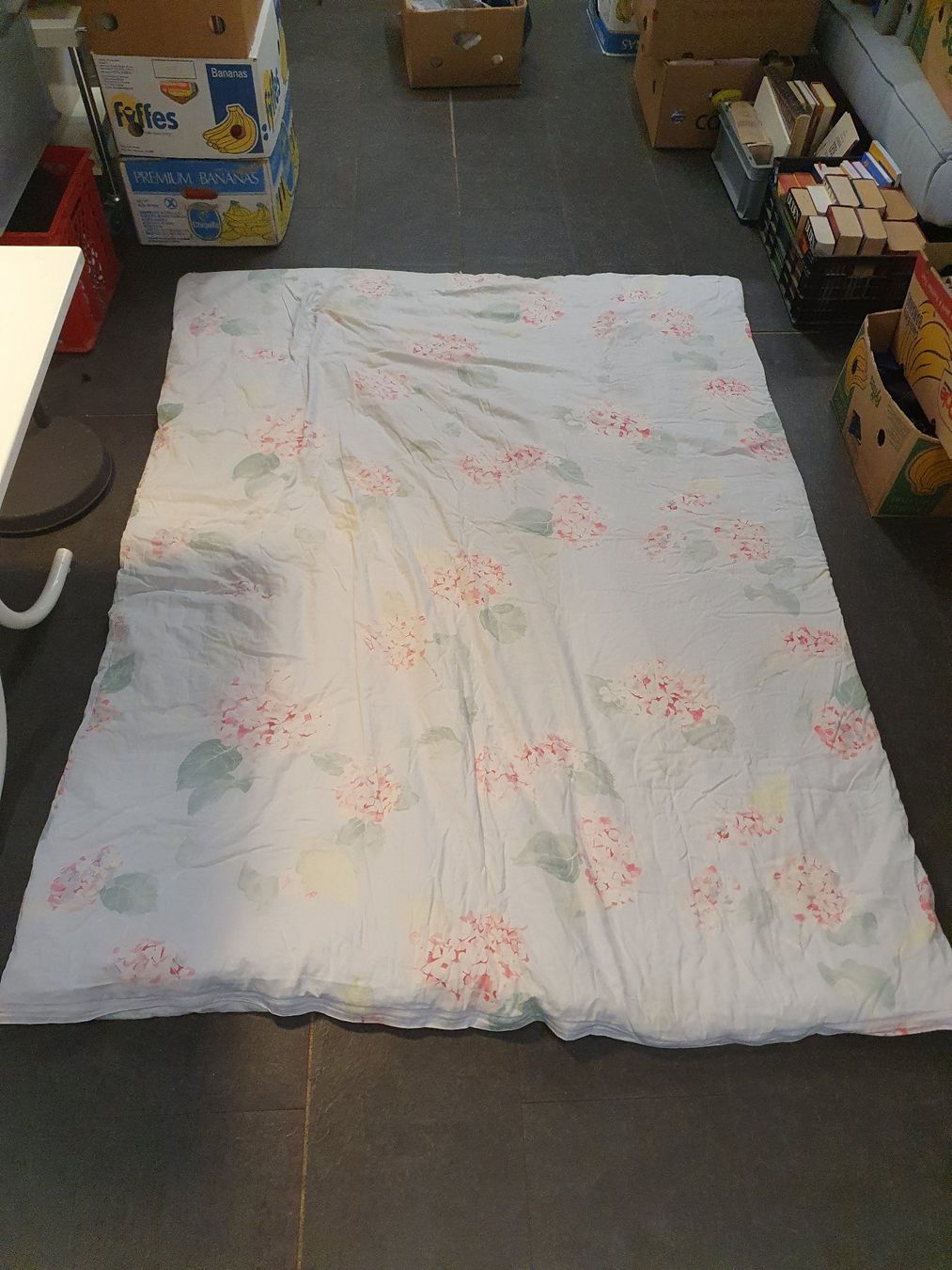 Decken: Bettdecke Blumenmuster 200 x 147 – Gebraucht aus Zürich von loosebone