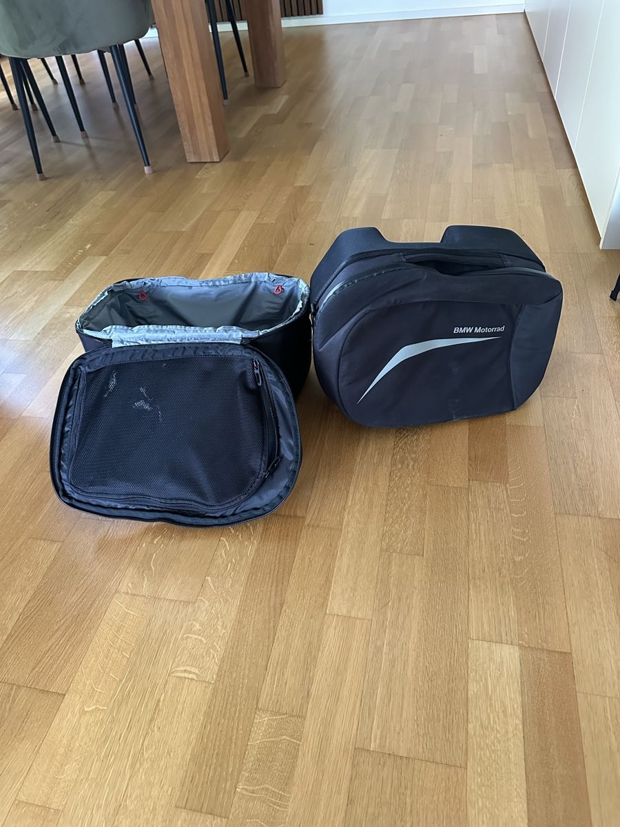 BMW Valigie: Innenkoffer BMW Seitenkoffer – Usato da Teufen AR venduto da Elvis95