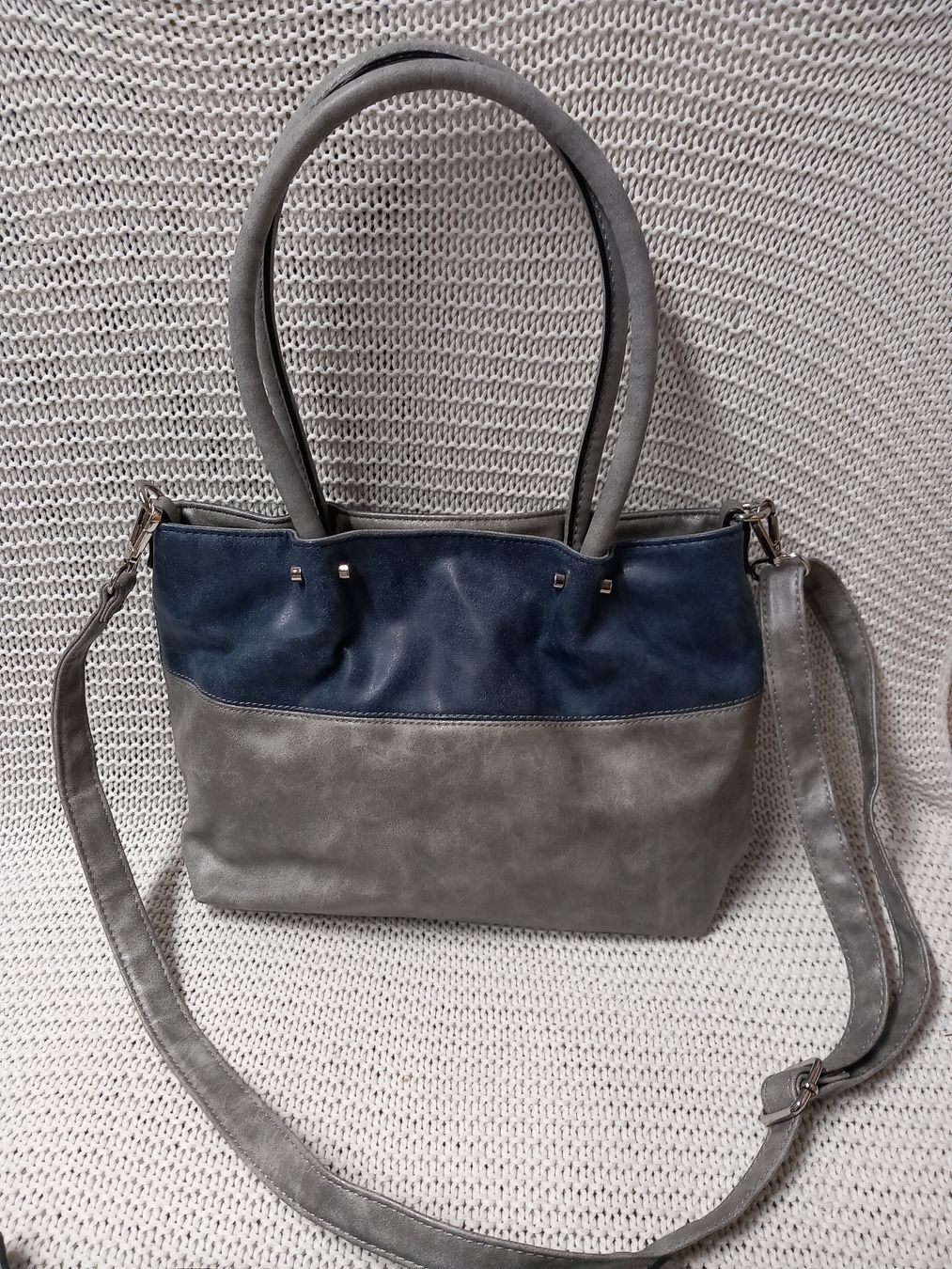 Borse da donna: EMILY & NOAH Handtasche Grau/Blau – Usato da Gwatt (Thun) venduto da umwelt-brocki 1
