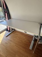höhenverstellbarer Schreibtisch