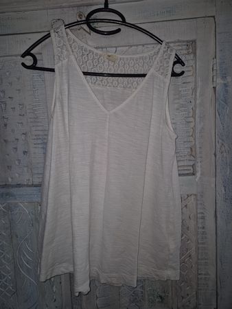 Esprit Top, Grösse M, weiss mit Spitze - Sommer Must-Have!