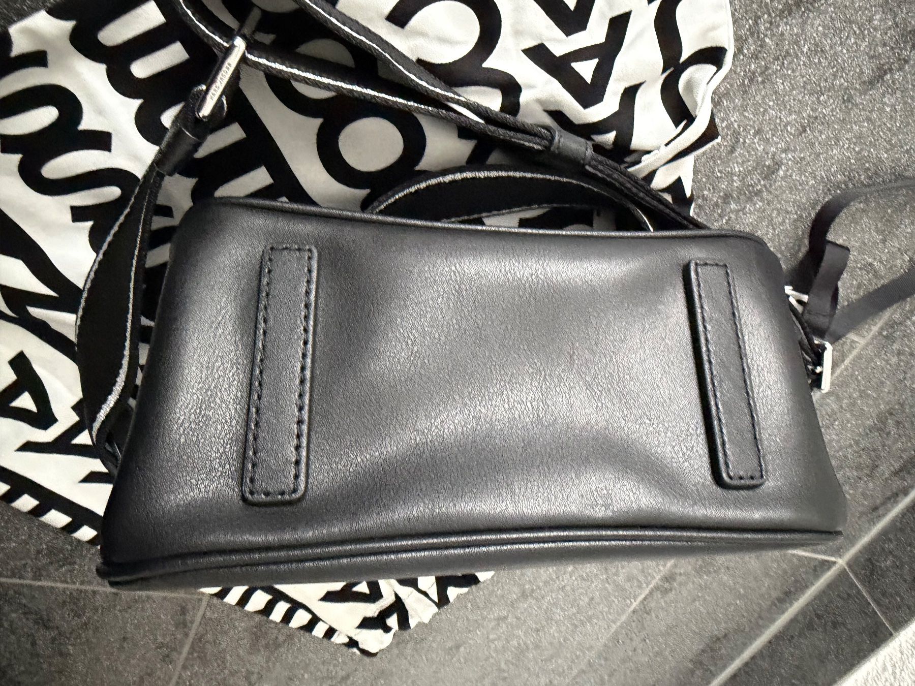 Marc Jacobs Borse: MARC JACOBS THE J MARC CHAIN MINI SATCHEL – Usato da Liebefeld venduto da pia_bern 6