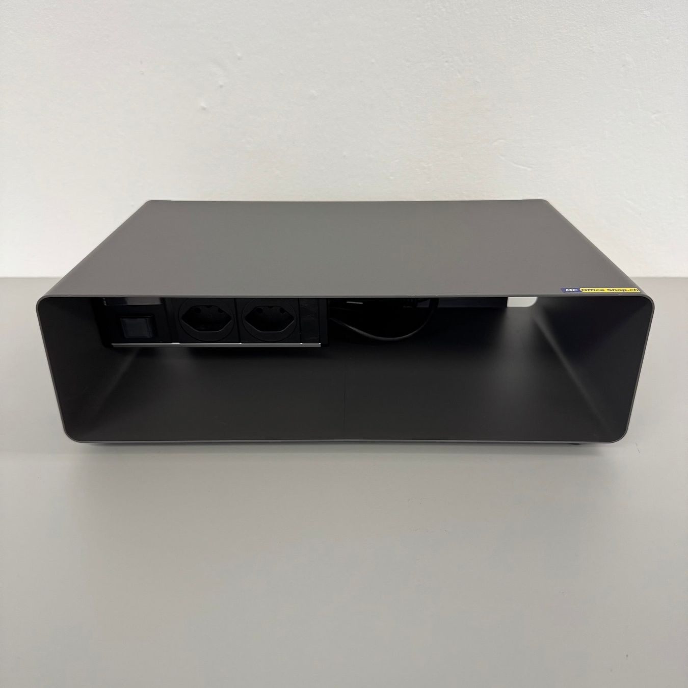 Racks & Cavalletti: Lista Office Plug Ablagefach 546x246mm - Anthrazit – Usato da Schönenwerd venduto da mcofficeshop