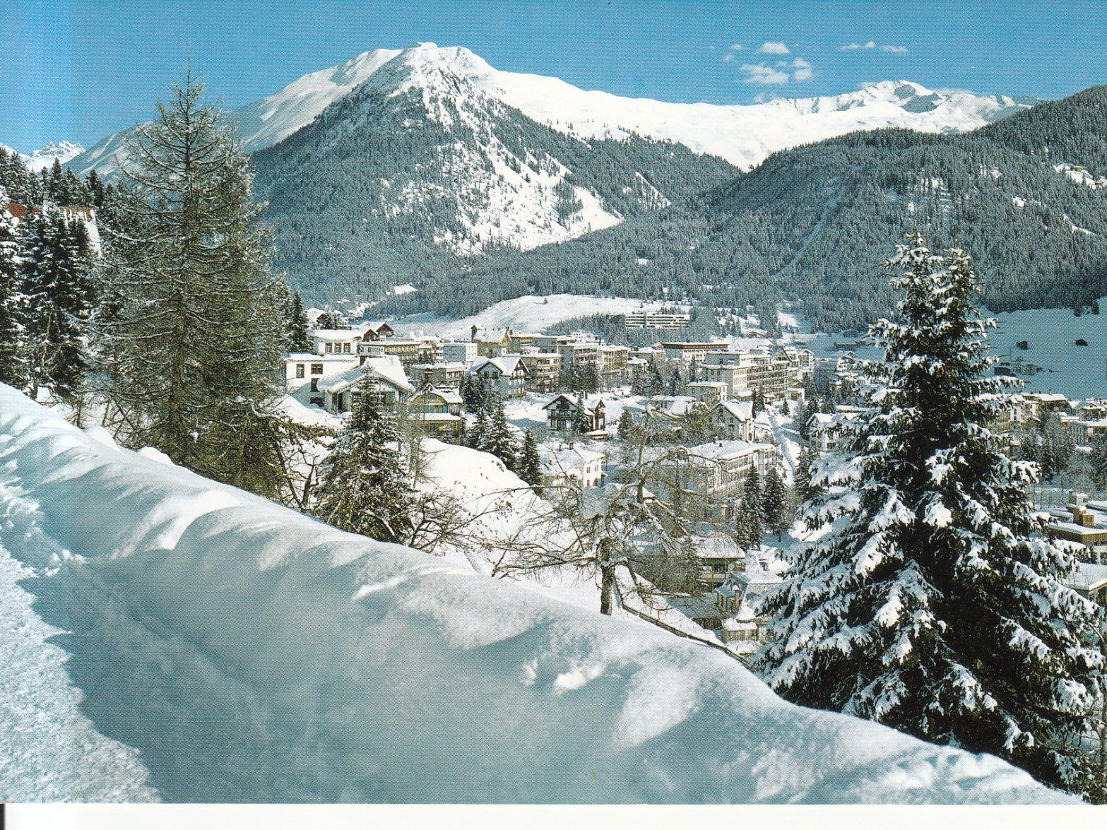 Cartoline postali: Davos ca. 1970 – Usato da Bürglen TG venduto da StampGraf