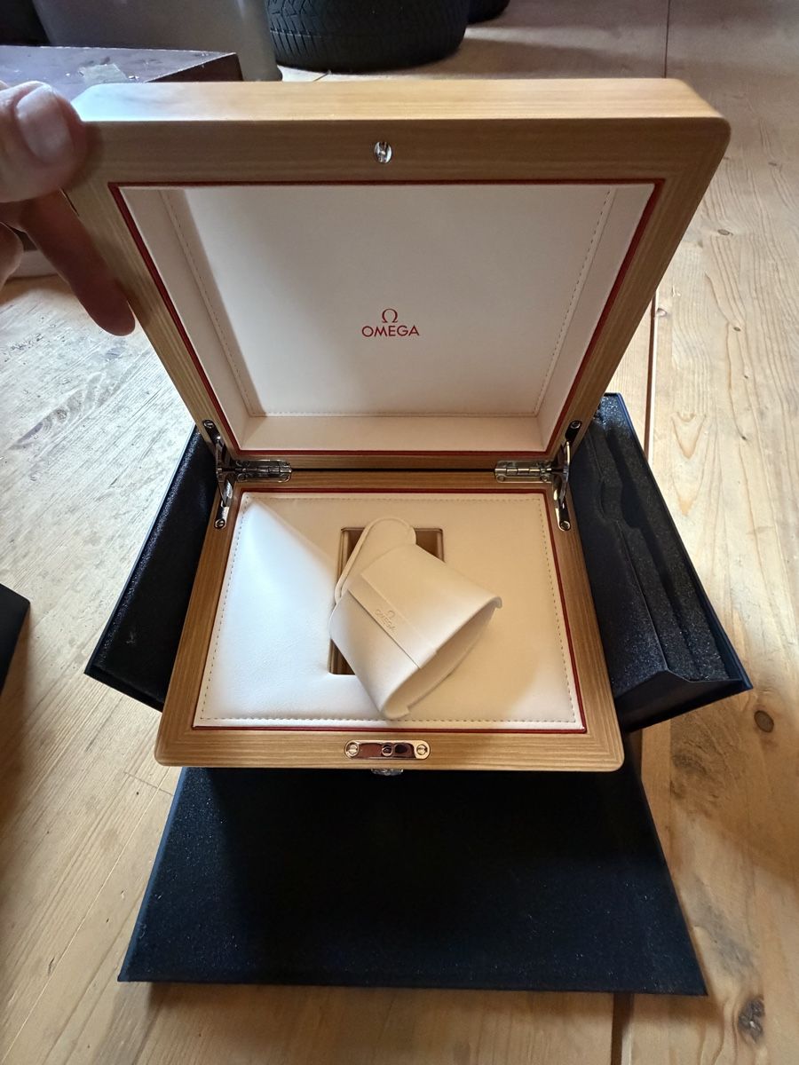 Omega Uhren: Omega seamaster – Neu und originalverpackt aus Neuenegg von M8219 6