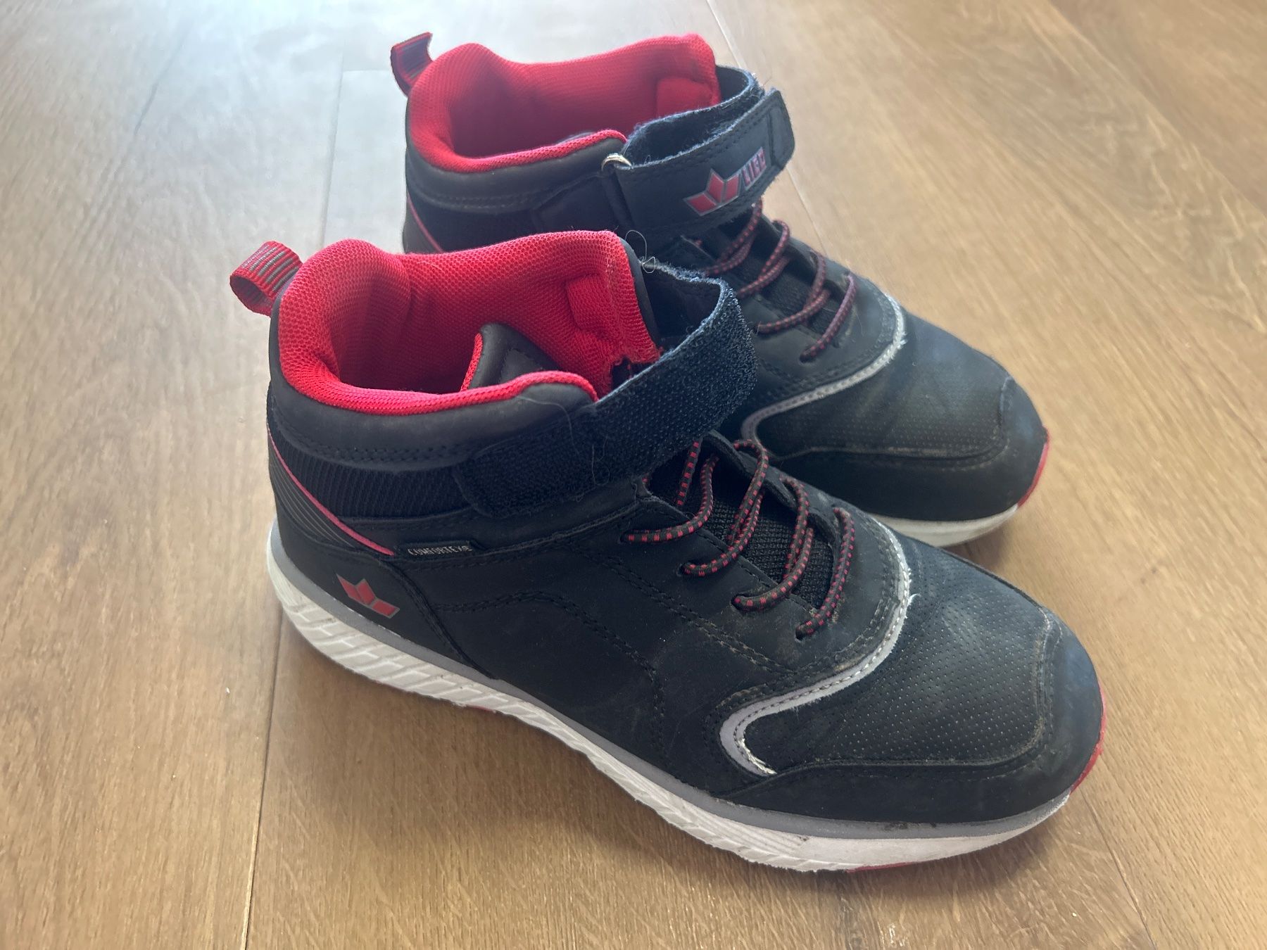 Scarpe per ragazzi: High Sneakers Comfortex Schwarz Junge Gr 35 – Usato da Regensdorf venduto da Spyke55