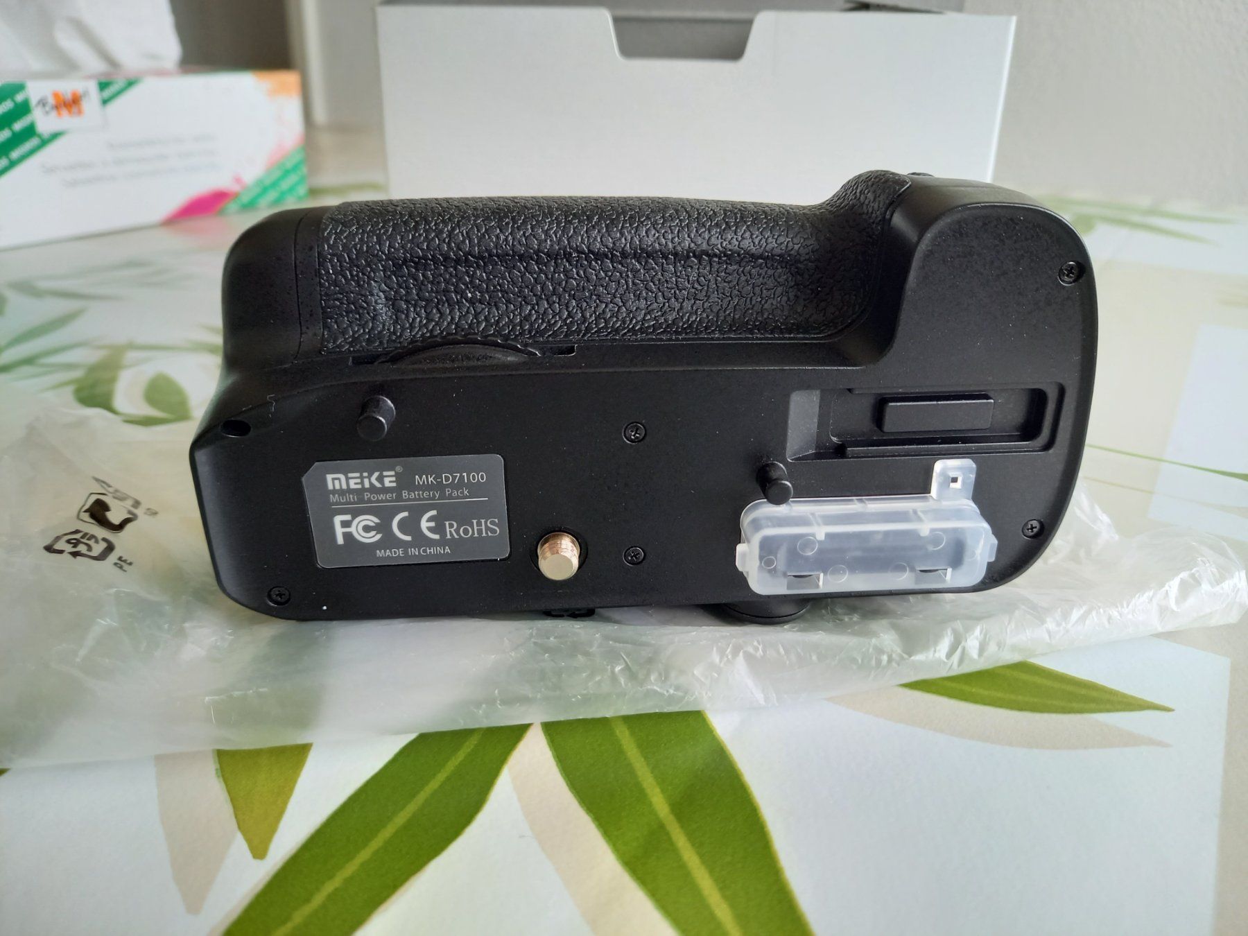 Nikon Batterie: Battery grip for Nikon D7100 / D7200 – Nuovo (secondo la descrizione) da Allschwil venduto da d.genchev 4