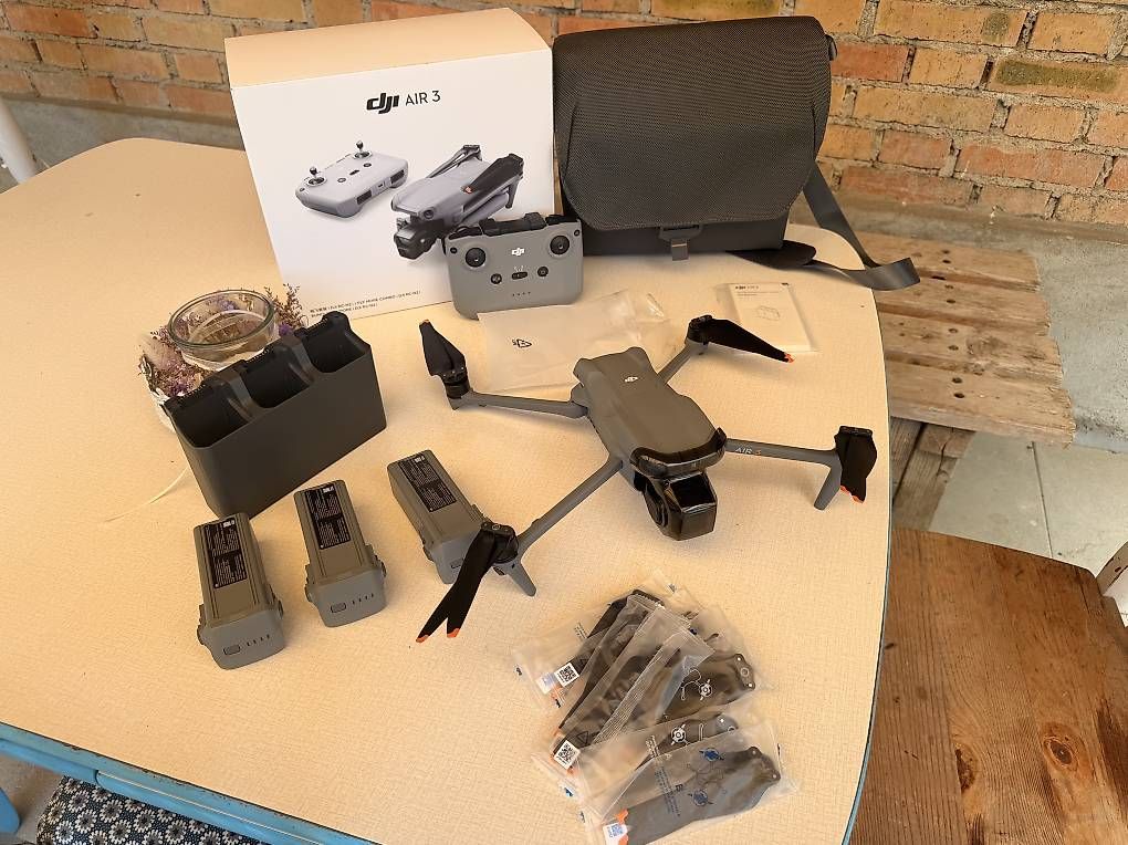 DJI RC Kits de montage: DJI Air 3 Fly More Combo – D'occasion à Andwil TG par MichelMejer 1
