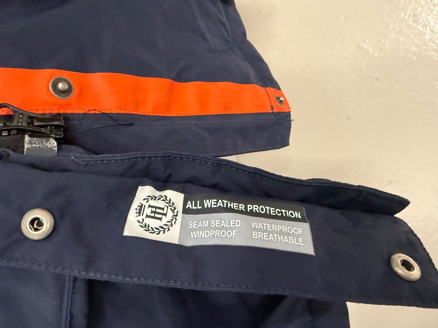 Lloyd Giacche: Daunen-Winterjacke  Henri Lloyd / Mantel ? – Usato da Richterswil venduto da dig_2t6k 6