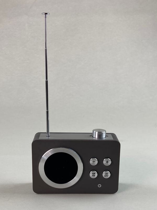 Lexon Radio: LEXON | Dolmen mini | Radio | Grau/Silber – Nuovo (secondo la descrizione) da Wittenbach venduto da Restwert_St-Gallen 1