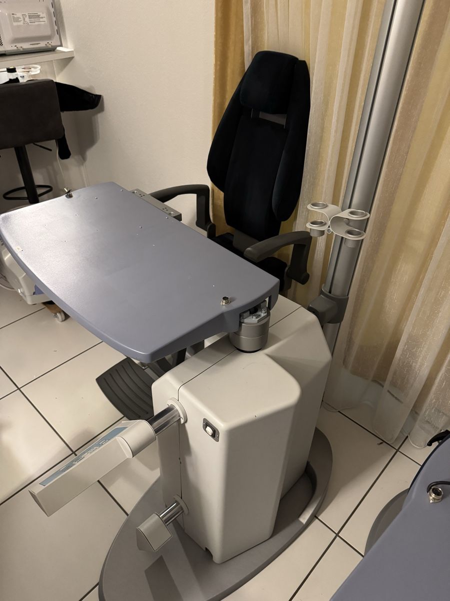 Attrezzature mediche: 2 Mal Refraktionsstühle – Usato da Olten venduto da buj_kym9 4