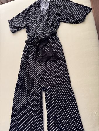 Jumpsuit Damen schwarz-weiss gestreift Grösse S neuwertig