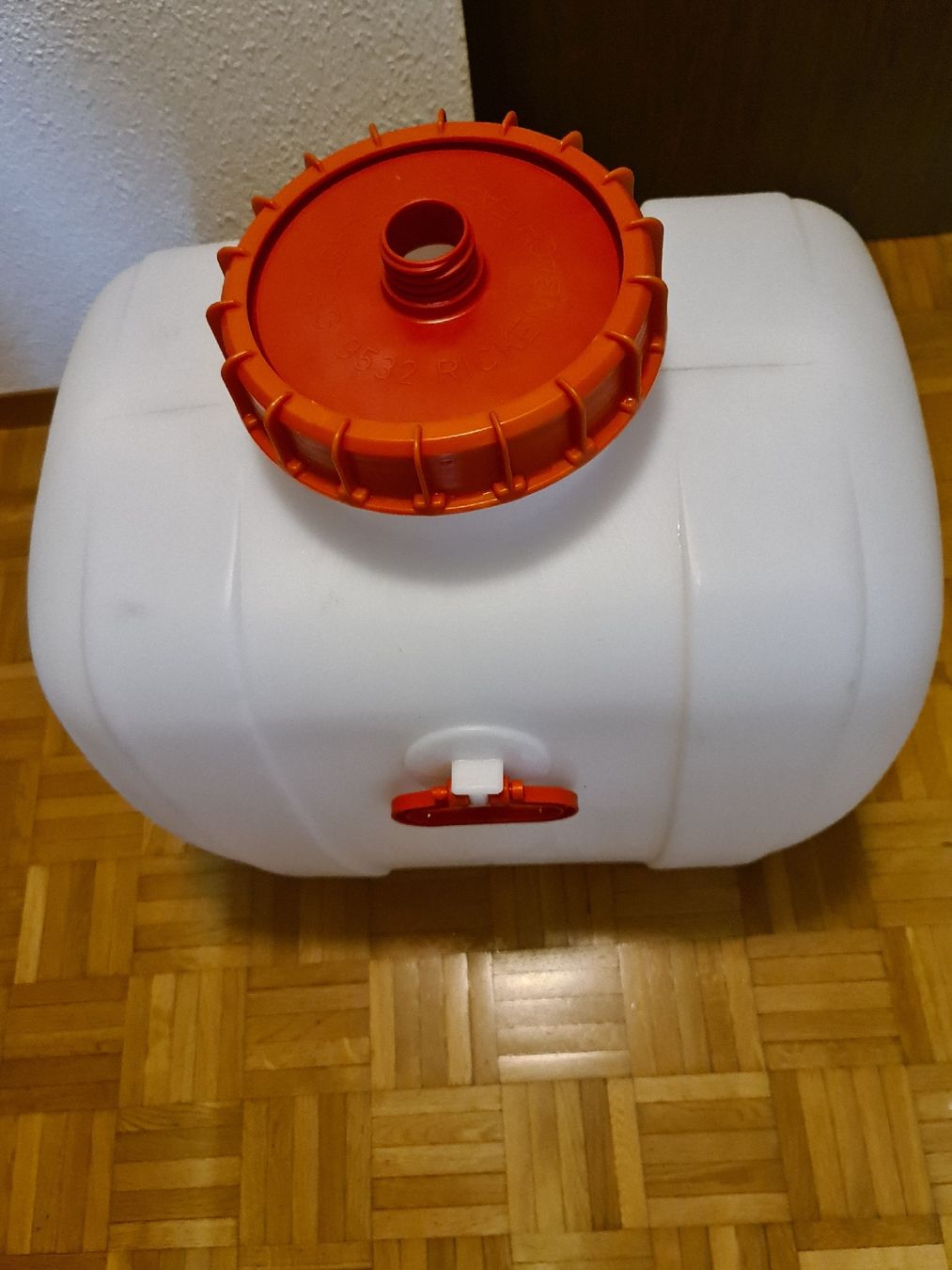 Tränken & Tröge: Wassertank Faser Plast AG 100L – Gebraucht aus Thun von erh_fs86 5