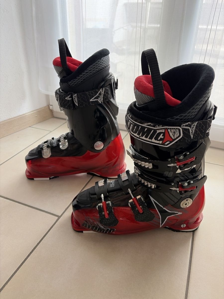 Atomic Scarpe da uomo: Chaussures ski Atomic homme t26-26.5  – Usato da Saignelégier venduto da Momo-Lium