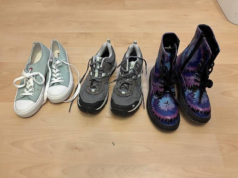 Scarpe per ragazze: 3 fast neue Schuhe Gr 38/39 – Usato da Winterthur venduto da bungy192 1