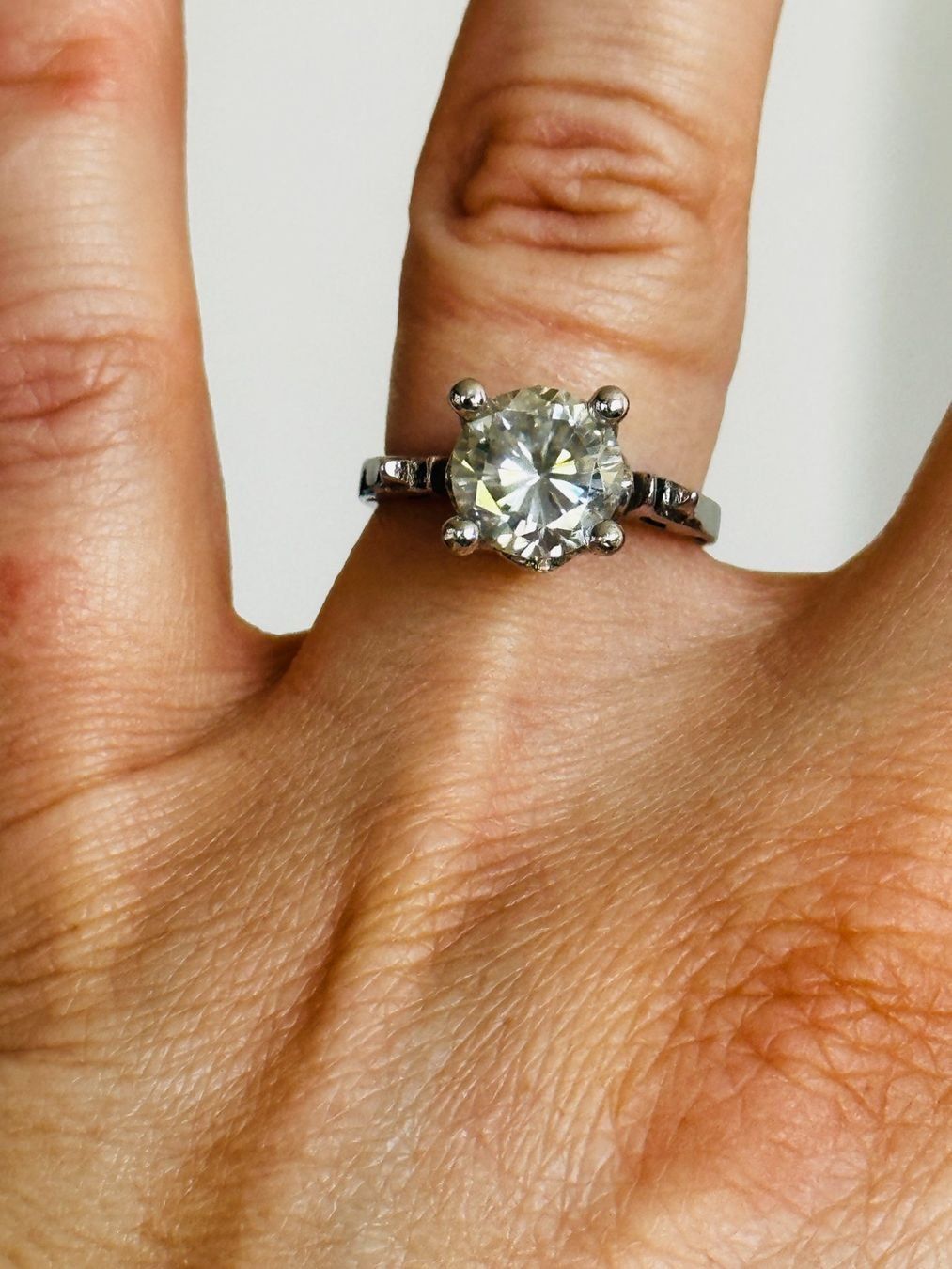 Anelli: 8,5 mm White Real Moissanite ring size 7 – Nuovo e nell'imballaggio originale da Genève venduto da AGBERG 4