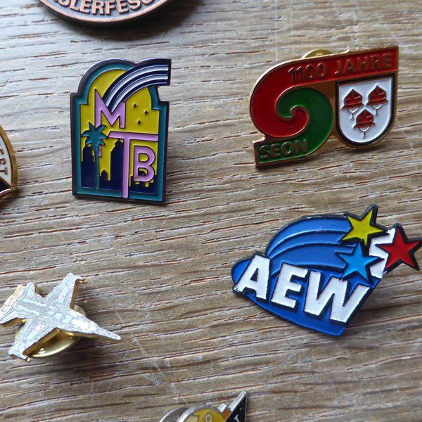 Medaillen: Div. PIN`S + ANSTECKER  siehe 17 Bilder – Gebraucht aus Egliswil von abmis01 6