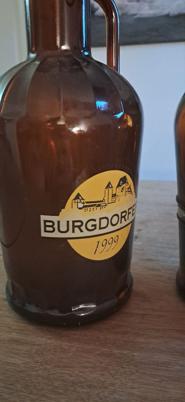 Verres, cruches & bouteilles: 2 Bierflaschen 2l – D'occasion à Nidau par Darkpooh 3