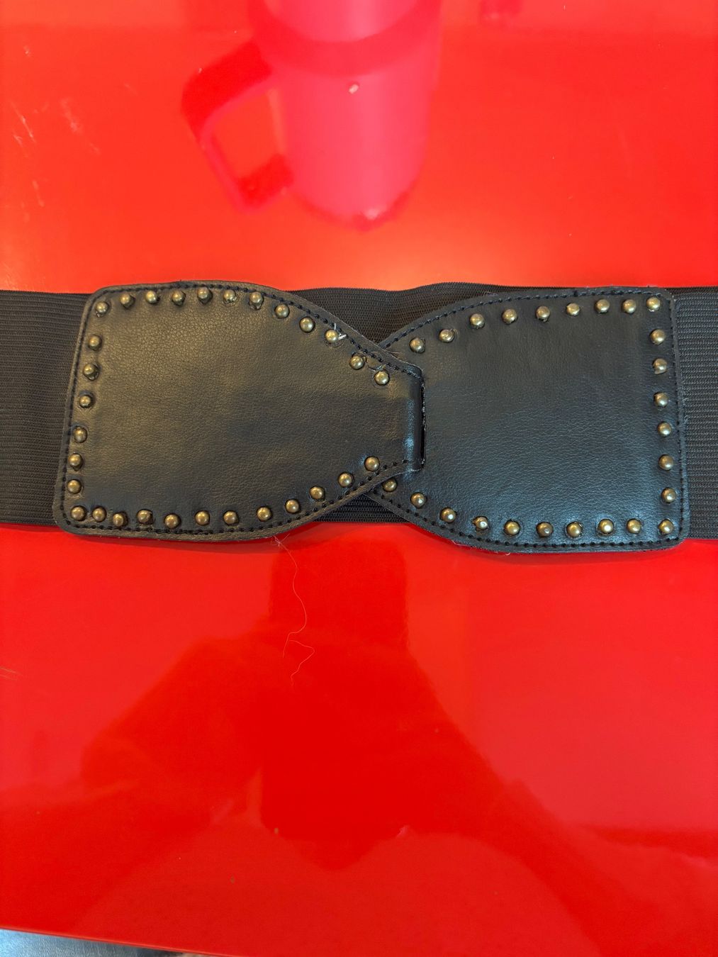 Gürtel: Ceinture élastique noire avec détails cloutés – Gebraucht aus Lausanne von milou201619