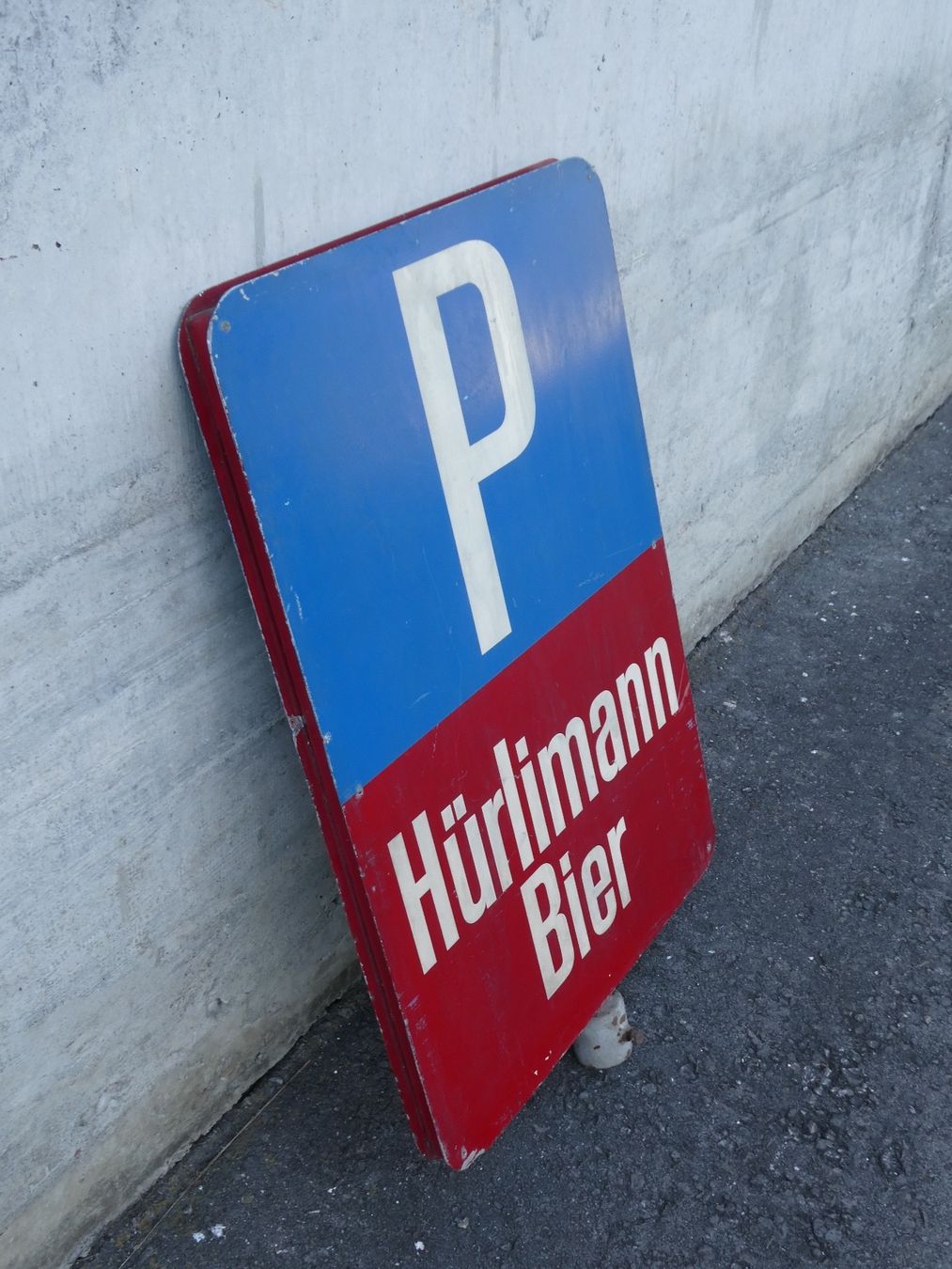 Hürlimann Insegne: Hürlimann Bier Parkplatzschild doppelseitig – Usato da Lüchingen venduto da Eeizo 1