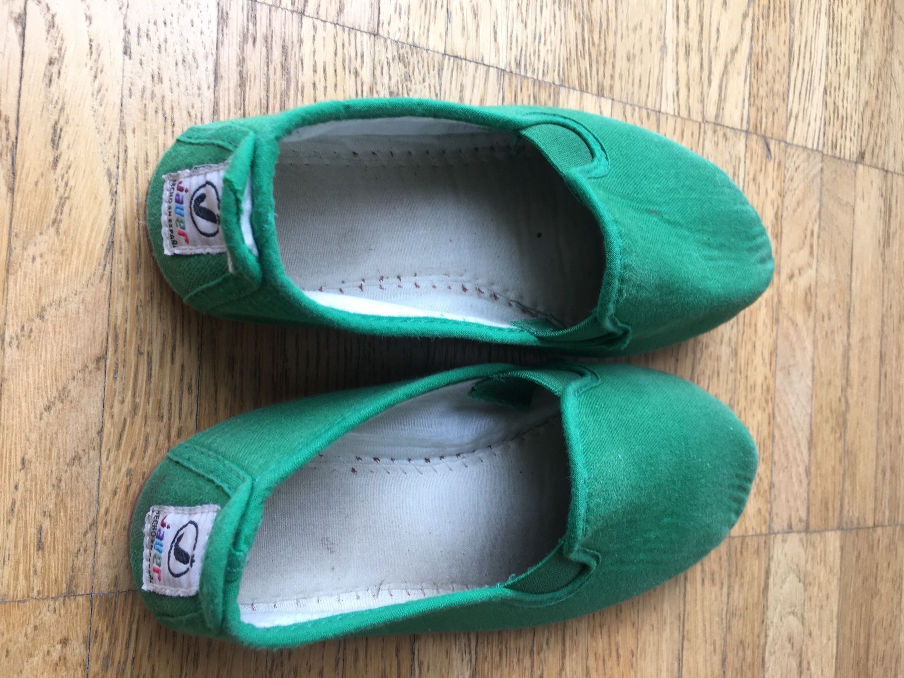 Schuhe für Jungen: Haus Schuhe Kinder, Gr 30 – Gebraucht aus Zürich von VorlonShadow 1